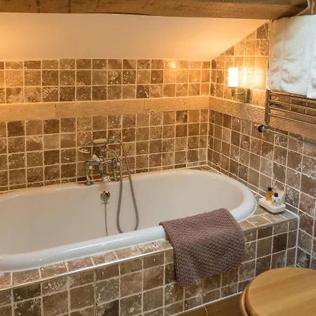 The Wayside And Whisky Barn Hotel Whitbeck Room photo