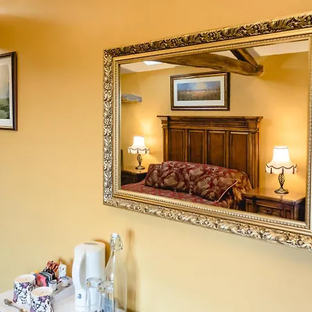 The Wayside And Whisky Barn Hotel Whitbeck Room photo