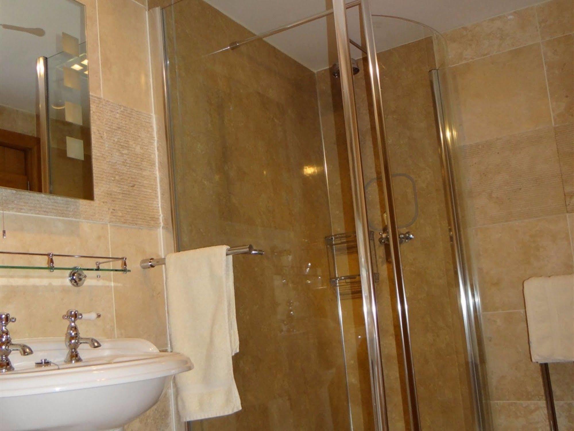 Гостевой дом The Wayside And Whisky Barn 4*