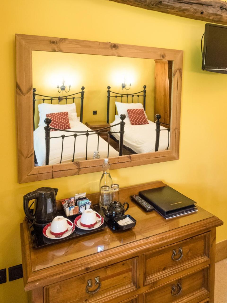 The Wayside And Whisky Barn Гостевой дом 4*