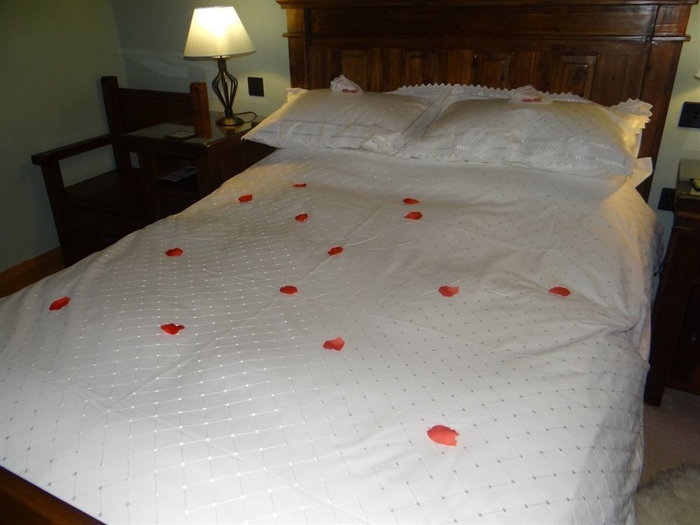 The Wayside And Whisky Barn 4* Whitbeck