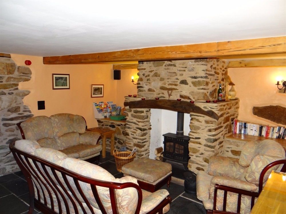 The Wayside And Whisky Barn Whitbeck